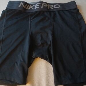 Nike Pro men’s black compression shorts Medium- like new